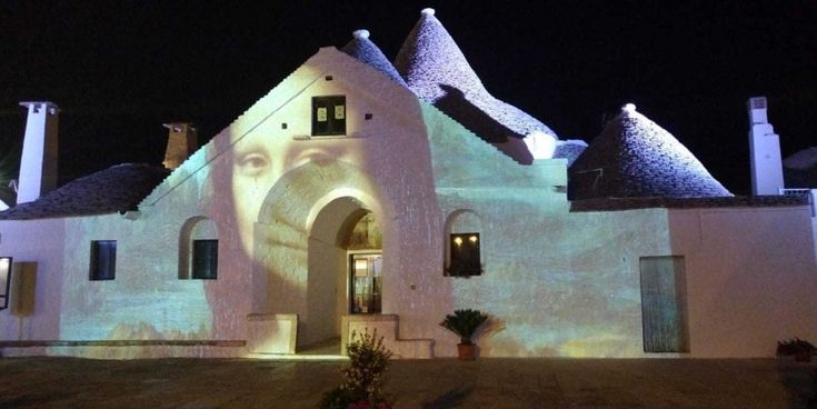 La Gioconda sui trulli: ad Alberobello 'Summer lights' celebra il genio di Leonardo da Vinci