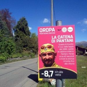 Biella, rubata la "Palina Pantani" che ricorda l'impresa di Oropa