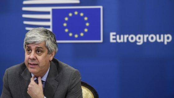 Portogallo, Mario Centeno si dimette dal governo portoghese. Niente secondo mandato per il presidente dell'Eurogruppo