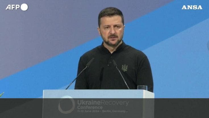 Zelensky: "Il vantaggio della Russia è la superiorità nei cieli"