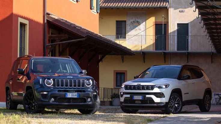 La sfida Jeep: ecco i nuovi modelli di Renegade e Compass. A tutto ibrido