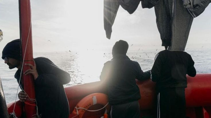 Decreto Piantedosi, in due anni le navi ong costrette a fare 7 volte il giro del mondo