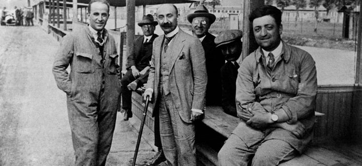 Enzo Ferrari, una leggenda che non smette mai di affascinare