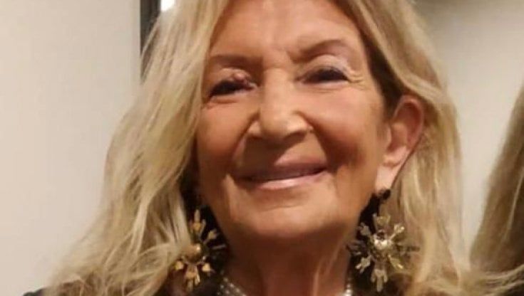 Bari, il liceo Scacchi piange la professoressa Rossella Tomasino: "Ha trasmesso a centinaia di studenti l'amore per la poesia"