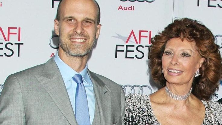 Edoardo Ponti: “Mia madre Sophia Loren, cresciuta con un padre assente. Prima che italiana si sente napoletana, con noi parla in dialetto. A tavola con lei è sempre una festa, oggi tifa Sinner”