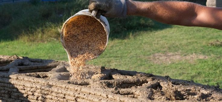 La casa di riso, quando gli scarti aiutano a costruire