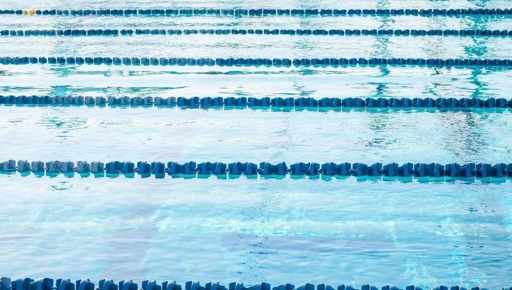 Bimbo di 4 anni affogato in piscina a Grotte di Castro, tre indagati