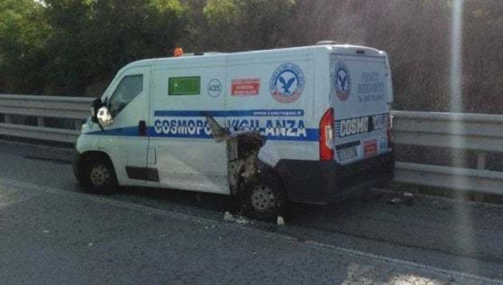 Foggia, tentano assalto a portavalori ma il portellone  non si apre: banditi costretti alla fuga