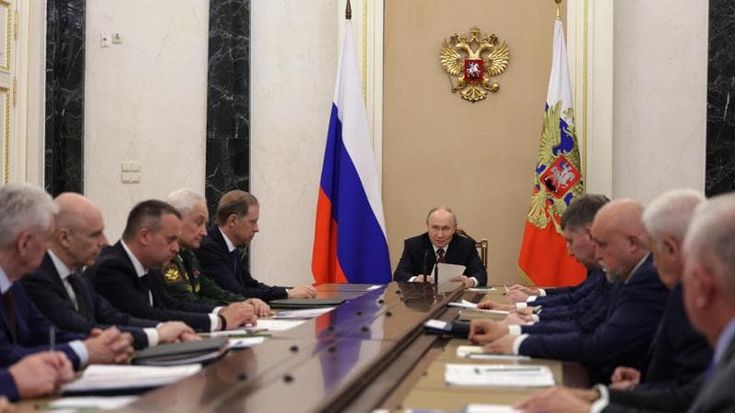 Putin adesso ammette la crisi e valuta lo stop all’export del diesel