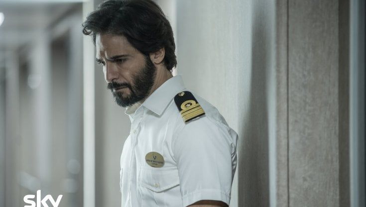 'Unwanted', la nuova serie Sky con Marco Bocci. Migranti e passeggeri in viaggio sulla stessa nave da crociera