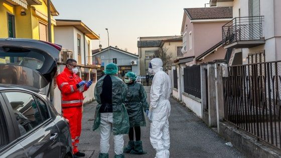 Coronavirus in Italia, l'appello da Pd e Italia Viva: "Serve un impegno straordinario per tutelare la salute delle persone fragili"