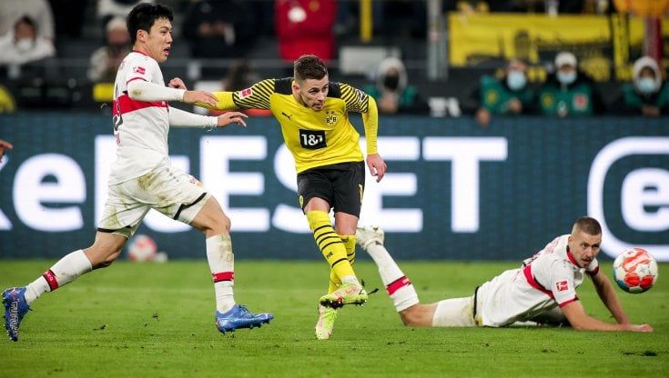 Bundesliga, il Dortmund batte lo Stoccarda e ora bracca il Bayern