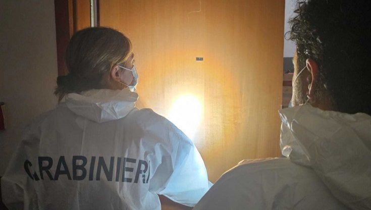 Firenze, una nuova telecamera che punta il cortile, un'intercapedine, un vano segreto e un cellulare trovati nella maxi ispezione dove è sparita Kataleya 