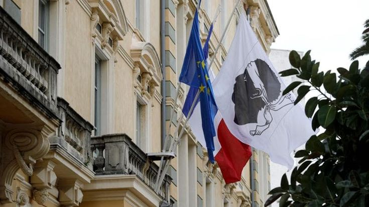 Parigi, accordo storico: la Corsica avrà uno statuto autonomo