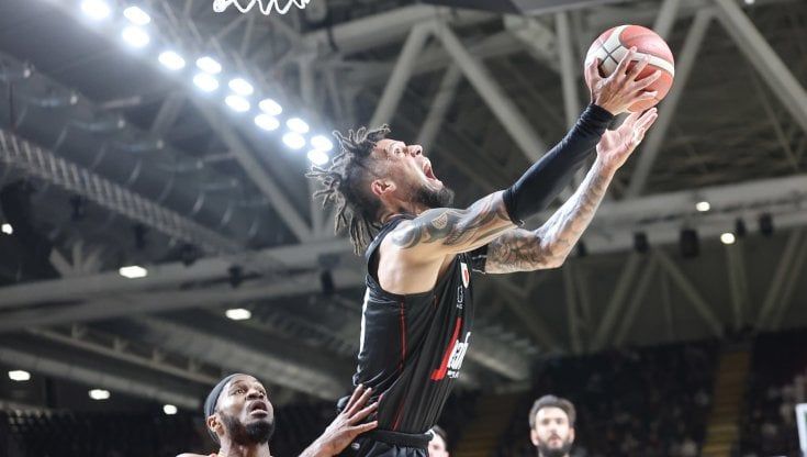 Basket, il pagellone. La Virtus va 1-0 con Pesaro, ma ha perso Shengelia e non trova più Hervey