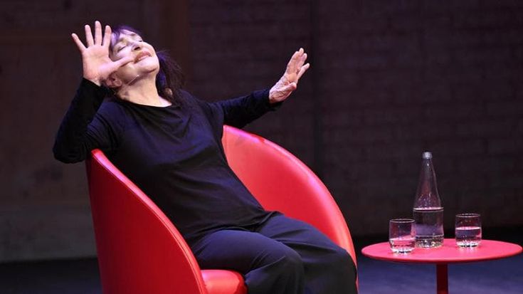Adriana Asti, l’attrice senza tempo. “Non mi lagno mai, solo se ho a che fare con gli imbecilli”