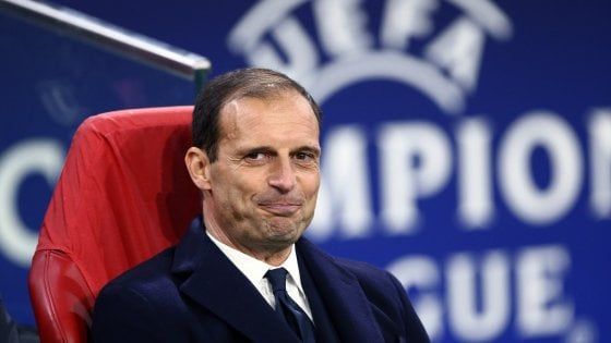 Champions, con l'Ajax Allegri schiera De Sciglio. Dybala al posto di Mandzukic