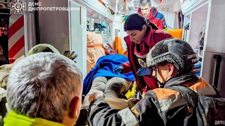 Guerra Ucraina - Russia, le news del 25 dicembre. Missili su Kiev, Zelensky: “Putin disumano”