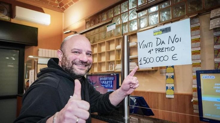 Biglietto da un milione e mezzo della lotteria venduto alla Tabaccheria Perrotta in via Belli