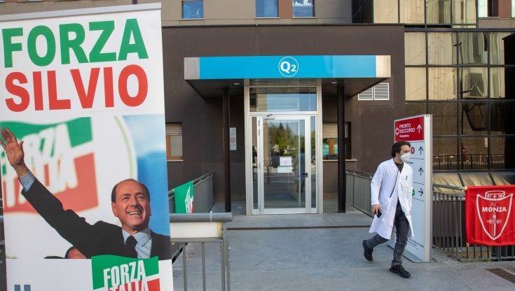 Berlusconi, il figlio Pier Silvio: "E' di buon umore, di sicuro ha visto partita". I medici: "Costante miglioramento, ma resta in terapia intensiva"