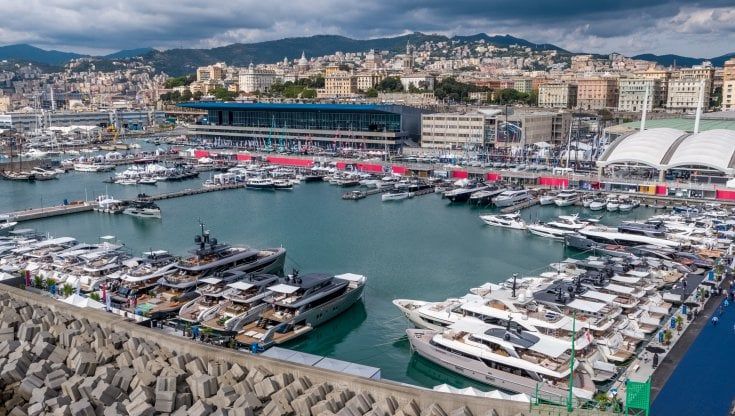 Genova, Salone Nautico al via, il ministro Giovannini: "Portualità da rilanciare"