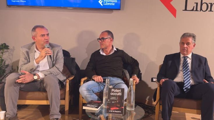 De Magistris: “Attenti alla camorra nel turismo”. Poi a De Luca: “Ha fatto saltare il campo largo”