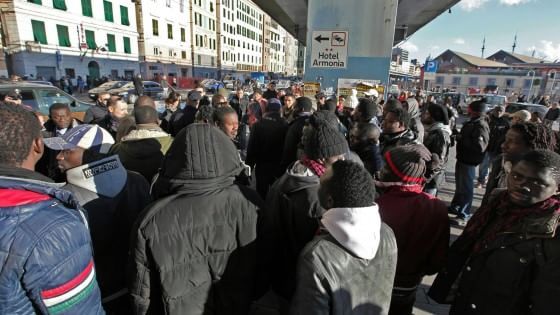 Immigrati, il nuovo piano del governo: via il patto di stabilità e intesa rivista con l’Ue 