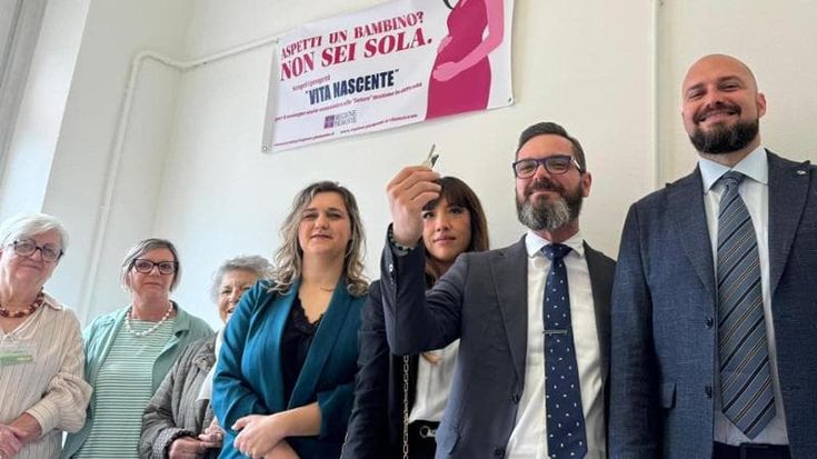 Arriva una sola offerta, la stanza dell’ascolto resta agli stessi Pro Vita