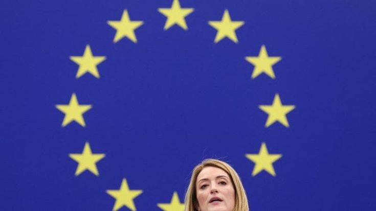 Controlli sui guadagni e sui rapporti coi lobbisti. Stretta sulle attività degli eurodeputati
