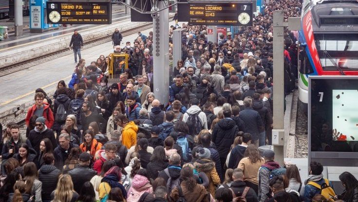 I giorni delle feste, per il turismo un aprile da pre-Covid: assalto alla Centrale per le partenze 
