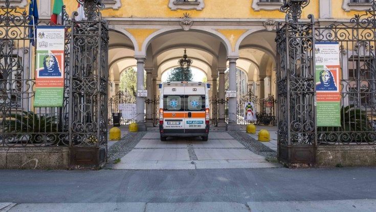 Morti al Trivulzio per coronavirus, mascherine, test e distanze: i dubbi lasciati dai pm
