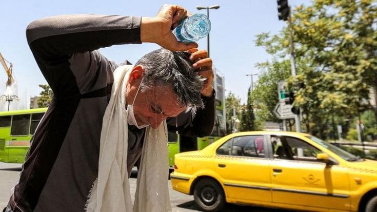 Teheran, la grande sete. E il presidente pensa di evacuare la capitale per siccità