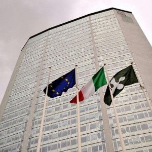Pirellone, gi&agrave; spesi pi&ugrave; di 150 milioni per i vitalizi d'oro degli ex consiglieri regionali