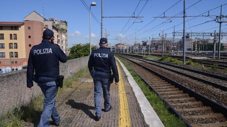 Lambrate, uomo investito dal treno vicino alla stazione: forse un incidente mentre attraversava