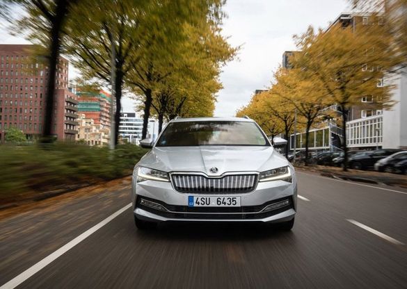 Skoda Superb Combi iV