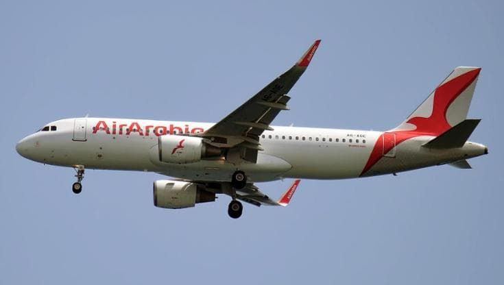 L’aereo si avvicina alla superficie del mare, paura a Catania dopo il decollo