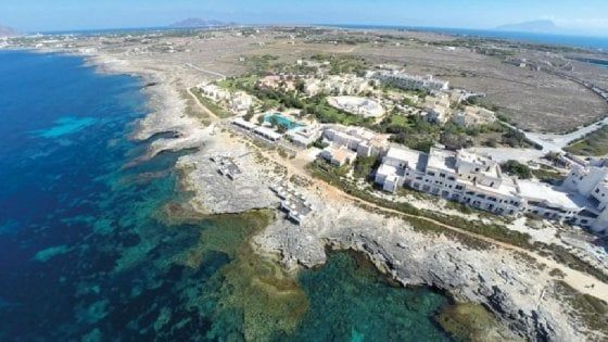  Favignana, Punta Fanfalo va all’asta: la storia infinita del resort caro a Gassman