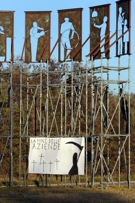 Crisi, falci e croci: questo <br />&egrave; il destino delle aziende