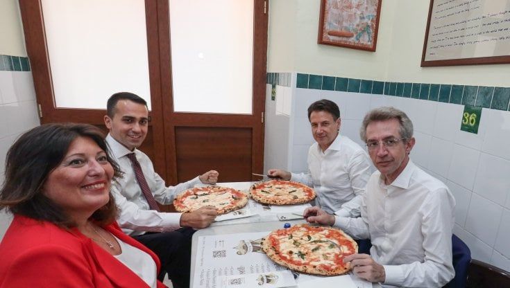 I ribelli del M5S: "No alla candidatura a sindaco di Manfredi: è di Nola e per girare a Napoli gli serve Google Maps" 