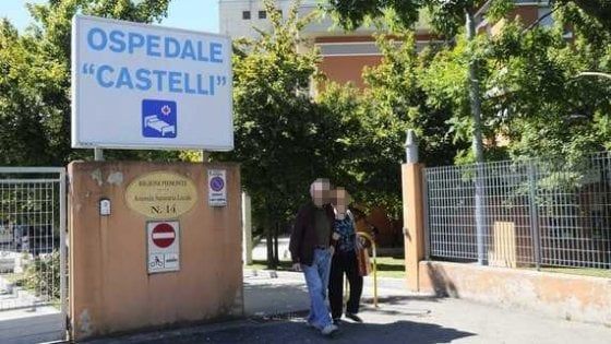 Verbania, paziente deruba il medico in ospedale mentre aspetta di essere visitato