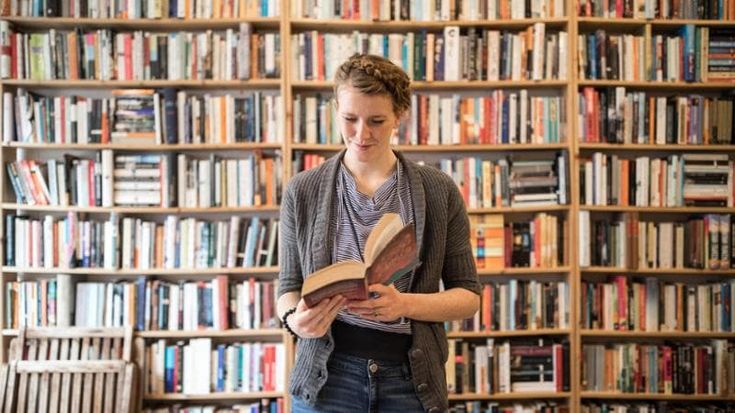 Editoria, aumenta l’offerta di libri ma calano i lettori
