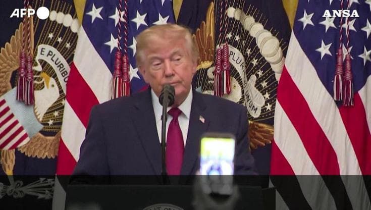 Trump: "Sono felice di annunciare che le nostre ultime truppe stanno lasciando l'Iraq, è una vittoria"