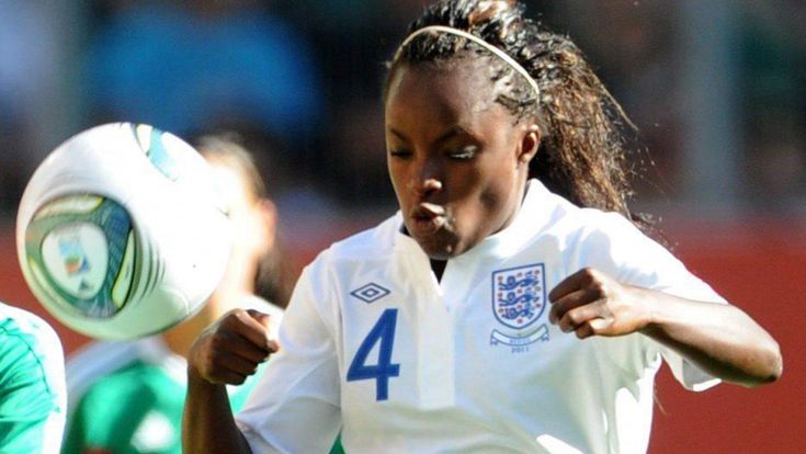 "Stufa di essere trattata da diversa". Aluko l'attaccante farà l'avvocato