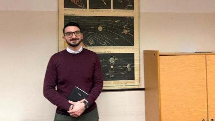 “Da bidello a prof nello stesso liceo: un sogno questa chiamata, ora insegno greco e latino”