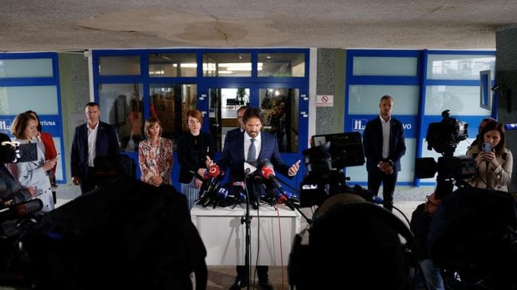 Slovacchia, il premier Fico operato ancora: “Resta in gravi condizioni”. I poteri al fedele ministro della Difesa