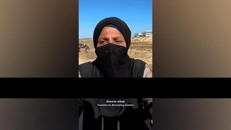 Gaza, una donna in fila per gli aiuti: "Trattati come cani, noi non siamo Hamas"