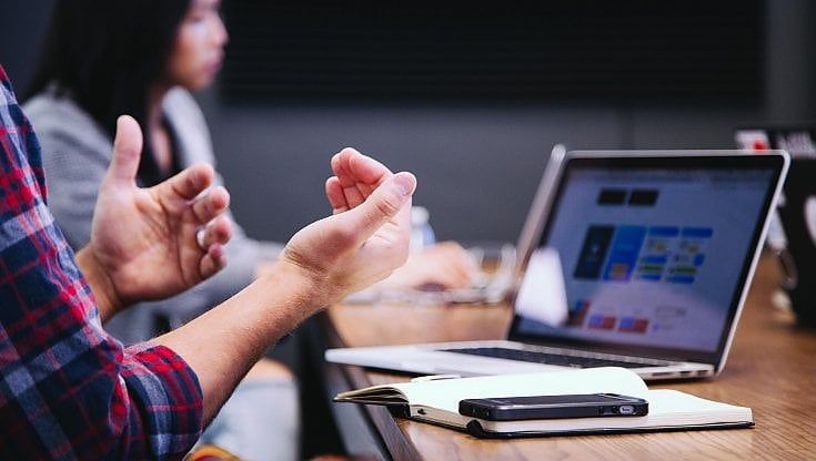 Preghiere social e donazioni: l'ultima frontiera di Facebook è la fede 