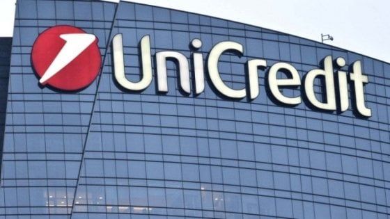 Unicredit down, disagi su pagamenti online e ritiro di denaro. La banca: "Servizi ripristinati"
