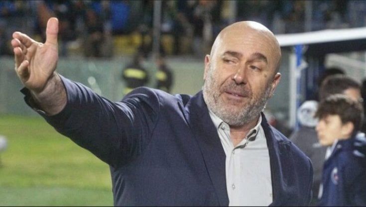 Radio Unicusano, "una pistola puntata contro i politici". Bandecchi: minacce, sessismo e abusi. Gli audio