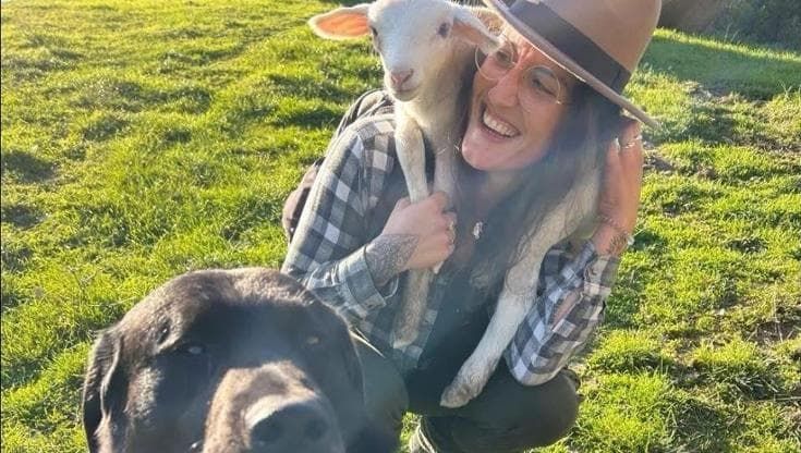 La pastora che vuole salvare i lupi: "Mi impegno per una convivenza con l'uomo e le sue attività"